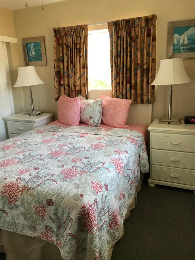 Carlton House Motel And Suites St. Pete Beach Exterior foto